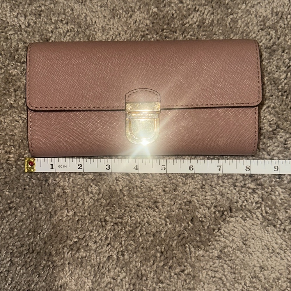 MICHAEL KORS MAUVE WALLET AND HANDBAG SET - Picture 3 of 7